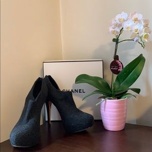 Vince Camuto ankle booties